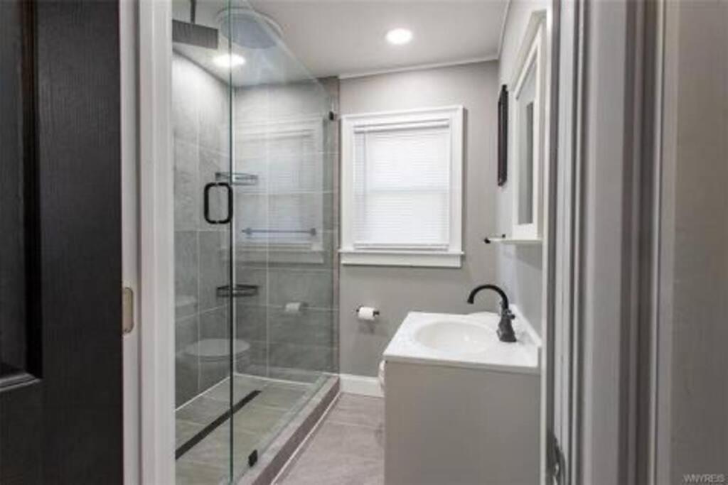 ניאגרה פולס Home Away From Home On Lasalle - 3 Bd 2 Bth Slps 6 מראה חיצוני תמונה